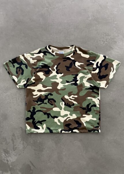 Akimbo camo tee